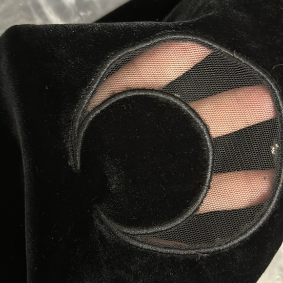 Restyle Double Crescent Velvet Leggings - Picture 4 of 6